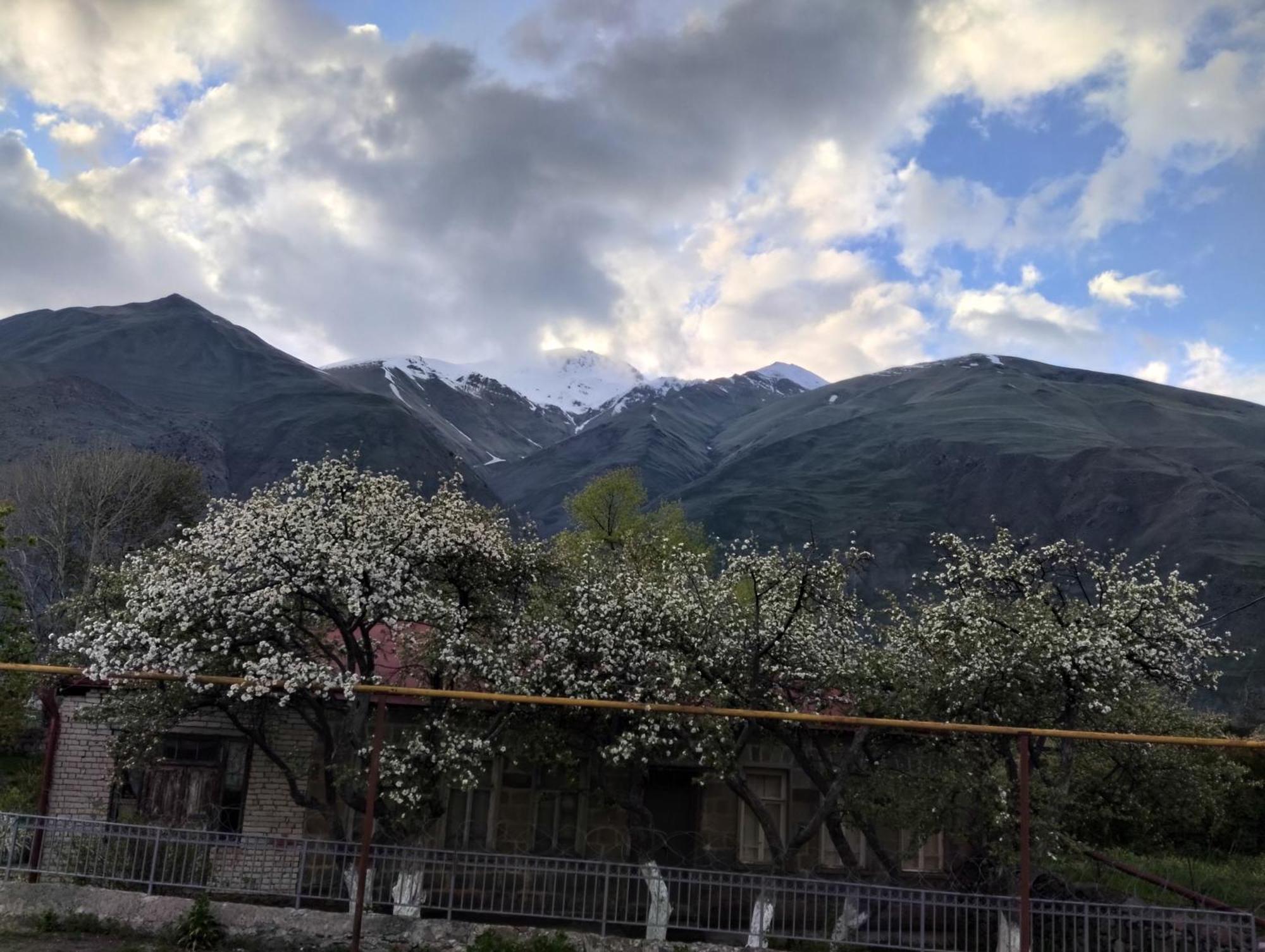 Kazbegi Cottage Memo Exteriör bild